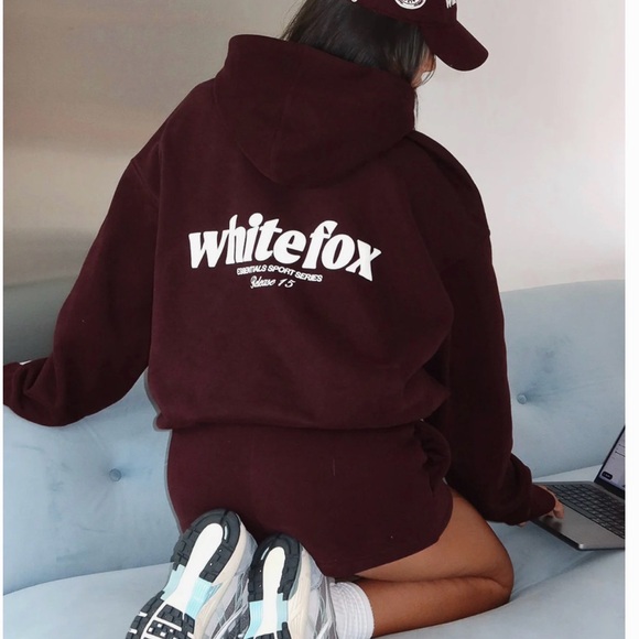 White Fox Boutique Tops - White Fox Boutique Release 15 Kiana Oversized Hoodie In Plum Color Size S/M